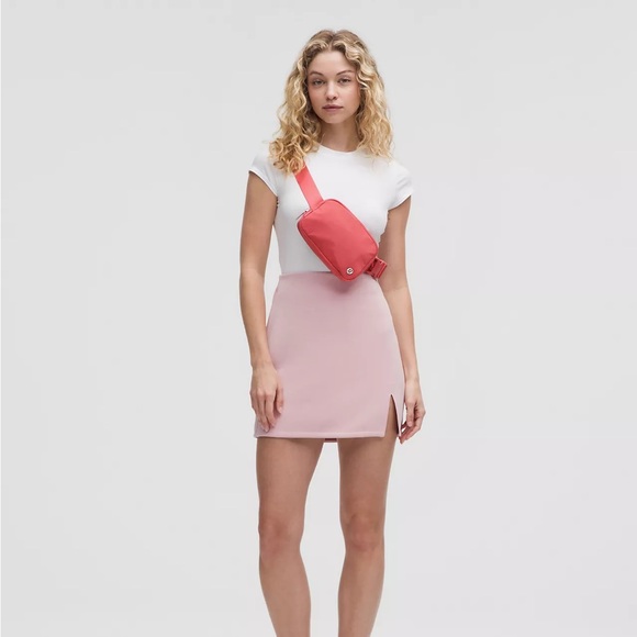 Lululemon Everywhere Belt Bag 1L • Desert Red • NWT - Picture 2 of 6